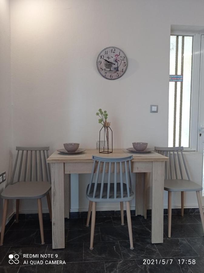 קאטו דרטסו Sunshine Apartments מראה חיצוני תמונה