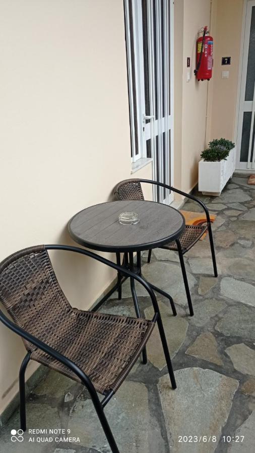 קאטו דרטסו Sunshine Apartments מראה חיצוני תמונה